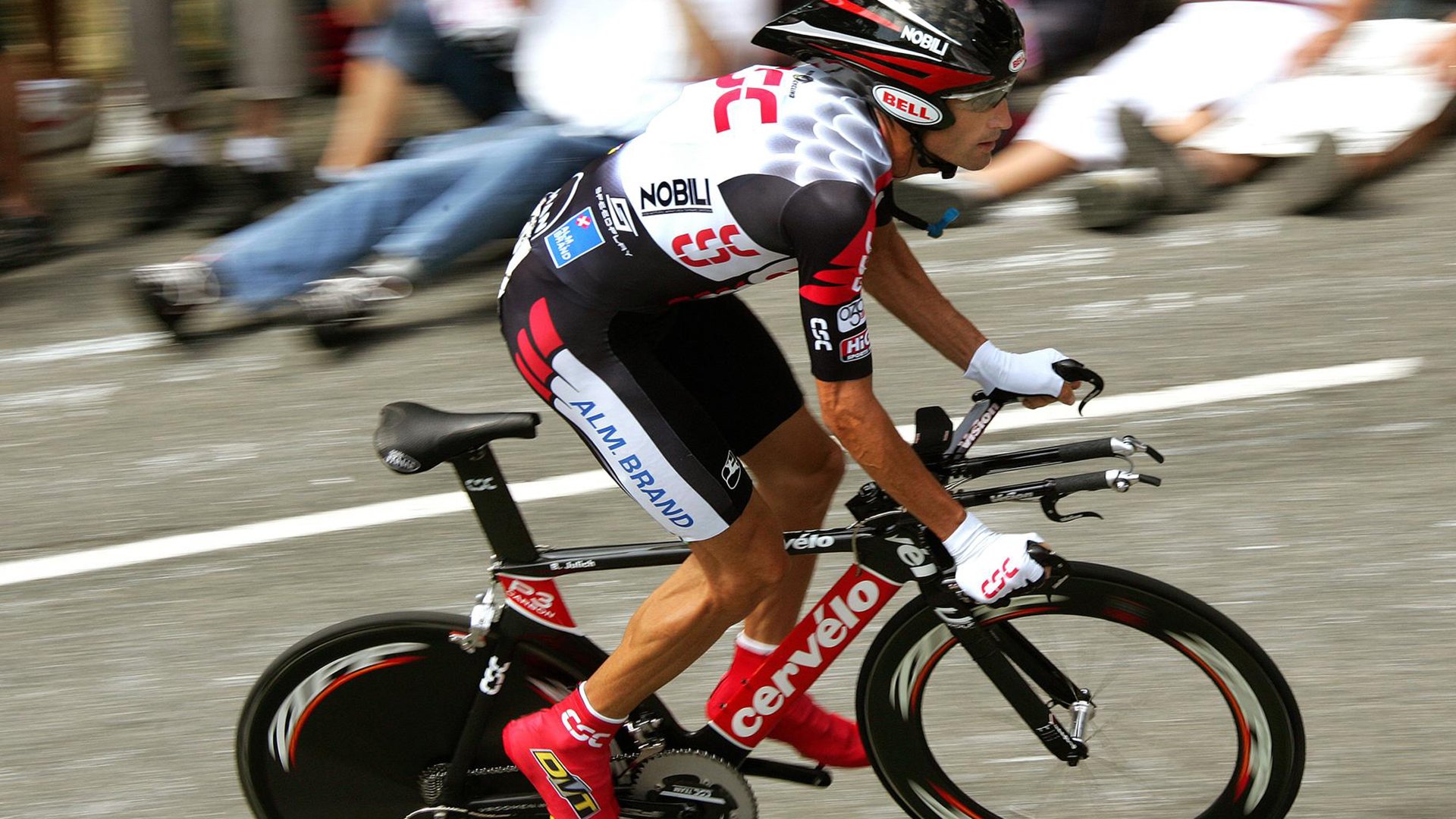 国乒一哥首度看英超，社媒炸锅点赞“太羡慕”