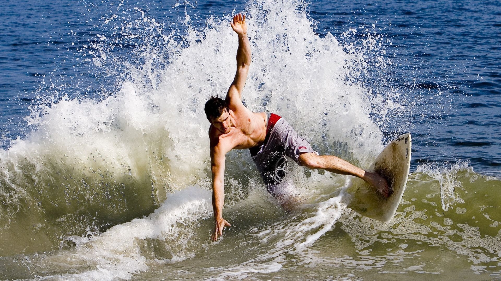 乐鱼体育官方入口-F1车队技术升级，圈速进一步缩短，f1各大车队